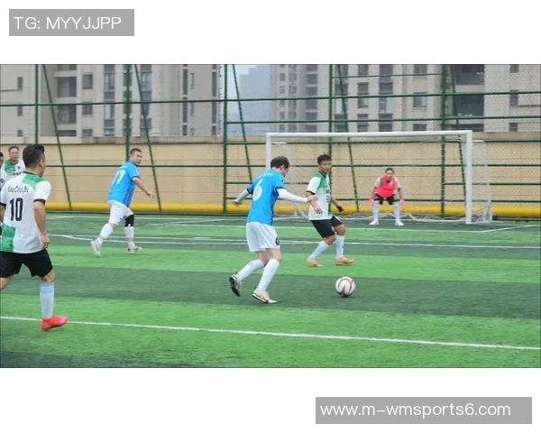 精彩花式足球视频集锦展现极限技巧与创意表演 精彩花式足球视频集锦展现极限技巧与创意表演