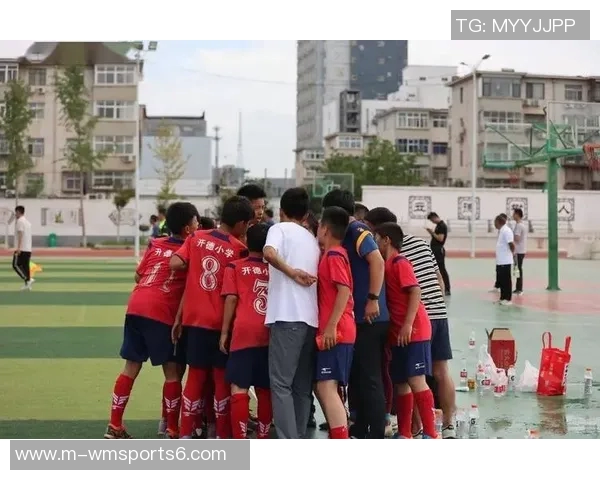 激情四溢的八人制足球赛展现团队合作与个人技艺的完美结合 激情四溢的八人制足球赛展现团队合作与个人技艺的完美结合